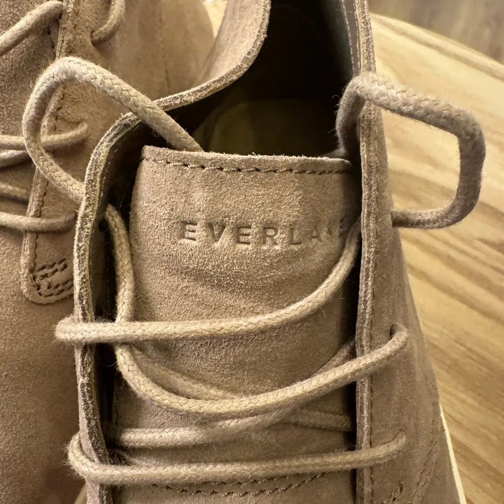 NWOT Everlane Men's Brown Suede Chukka Boots.